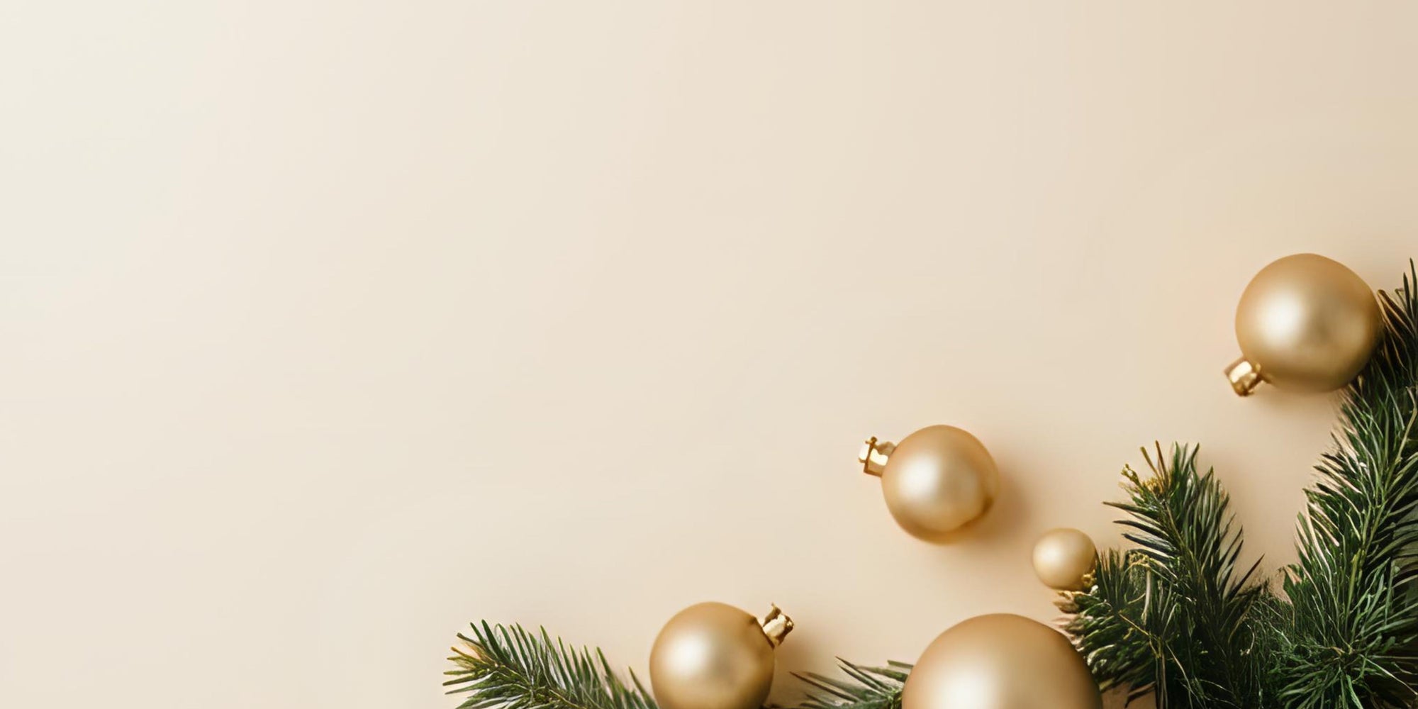 Weihnachtlicher_Hintergrund_mit_warmenLichtern_und_sanfter_festlicher_Stimmung.